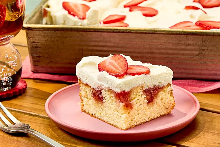 This Retro Strawberry Cake Is the Perfect Dessert for Your Fourth of July Gathering