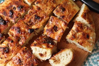 Easy Roasted-Garlic Focaccia