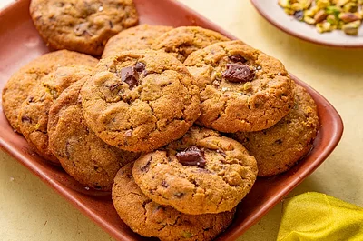 Pistachio Chocolate Chip Cookie