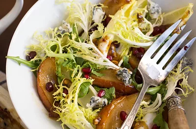 Hazelnut–Blue Cheese Roasted Pear Salad