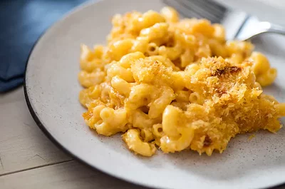 Classic Macaroni and Cheese Casserole