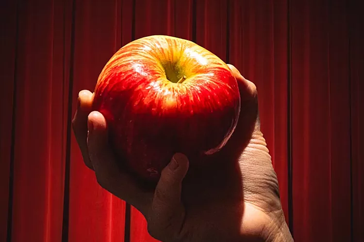 The Reason Honeycrisp Apples Are Now Bitter and Mealy