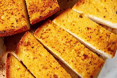 Easy Weeknight Garlic Bread