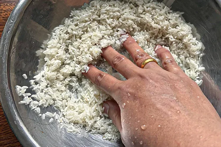 The Centuries-Old Trick for Fluffy Rice