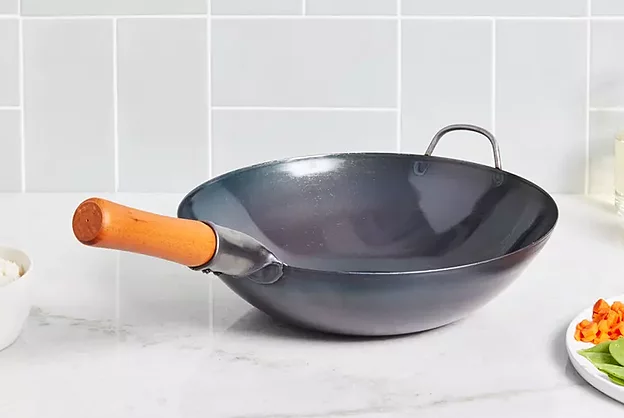 Should You Get a Flat- or Round-Bottomed Wok?
