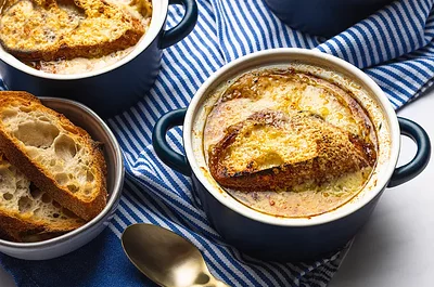 Soupe à l'Oignon Gratinée