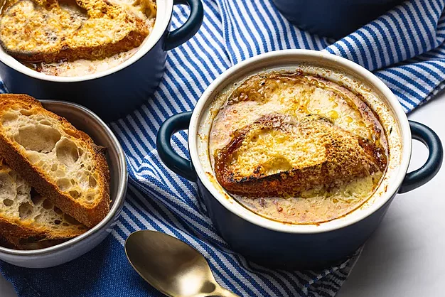 Soupe à l'Oignon Gratinée