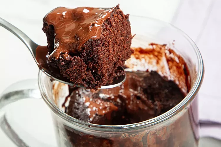 This 5-Minute Cake Is Actually Delicious