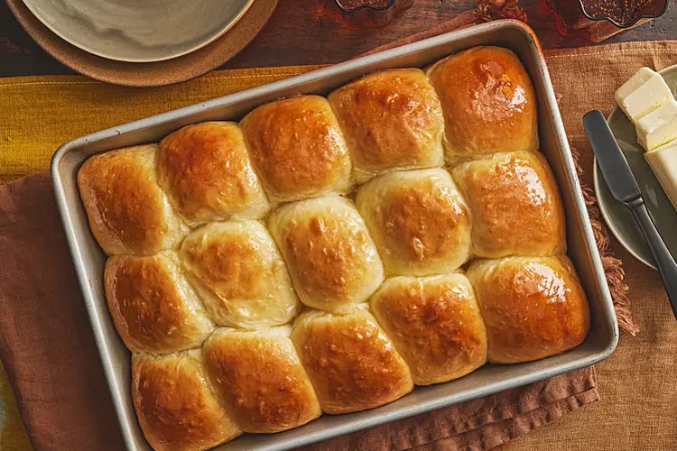 15 Homemade Rolls That Will Steal the Show