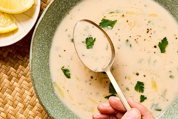 5-Ingredient White Bean and Garlic Soup